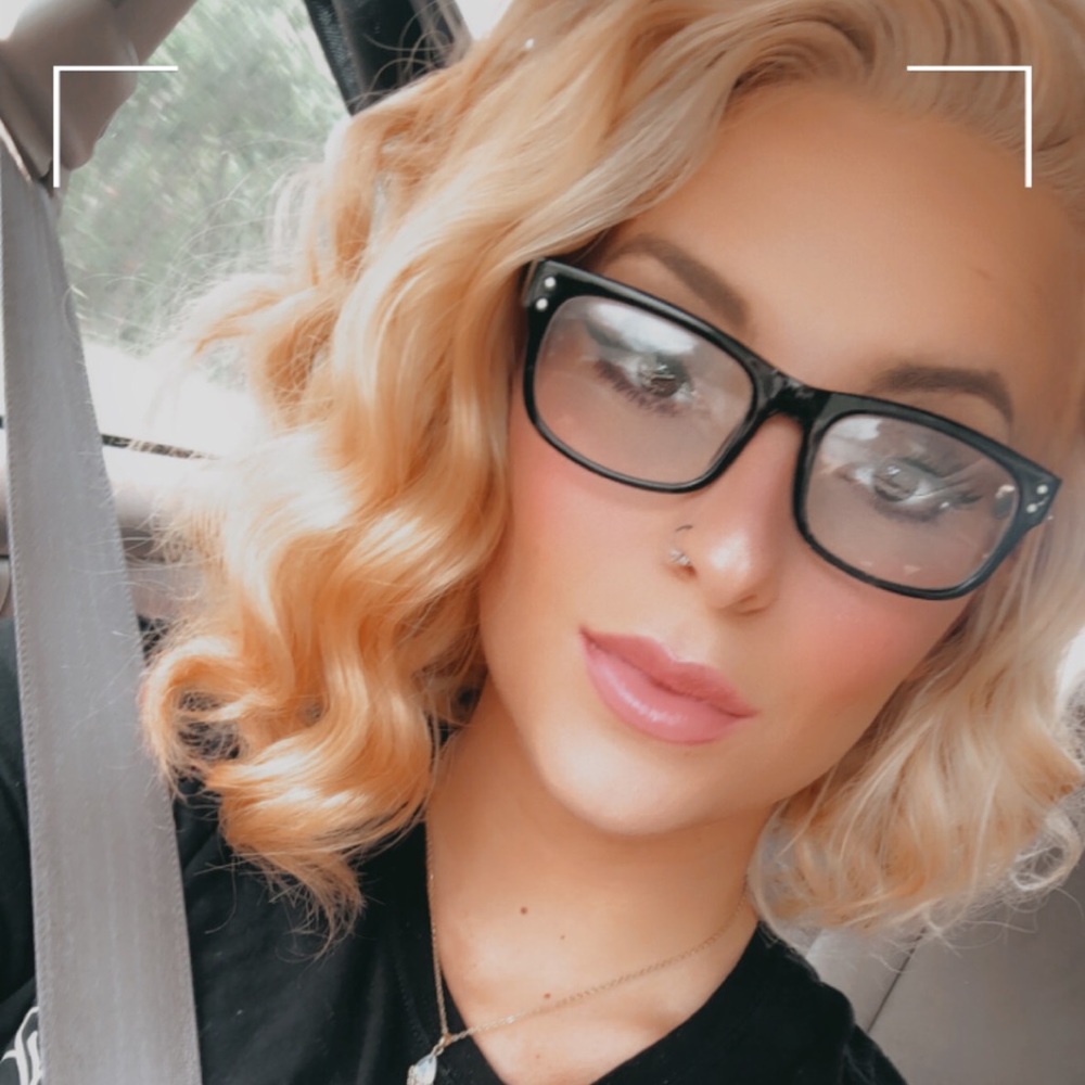 Meet your Posher, Victoria